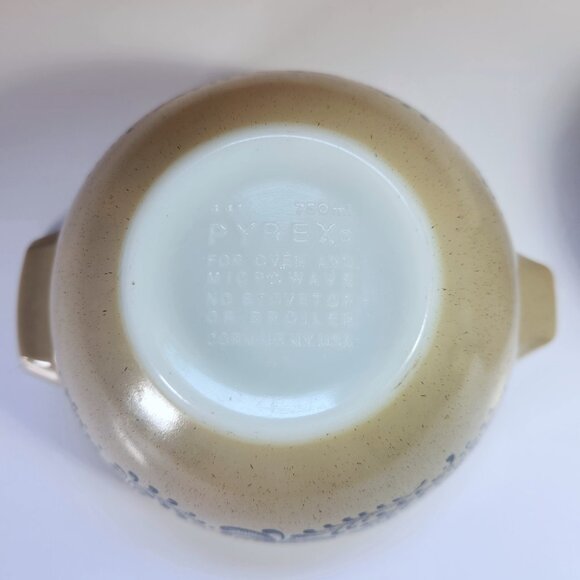 Pyrex Bowls Homestead Pattern Cinderella 750 ml and Stacking Bowl 750 ml - Picture 10 of 11